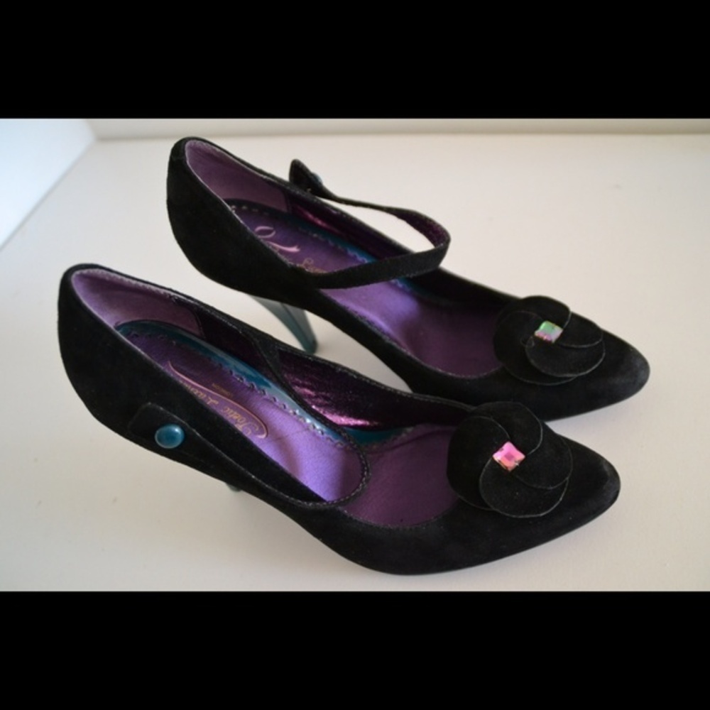 Poetic license London pumps